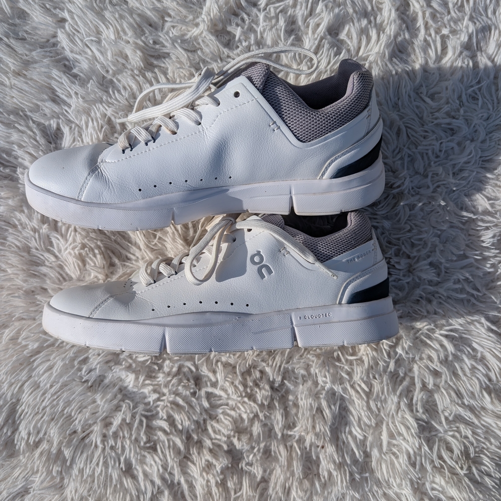 On Cloud Women's White The Roger Sneakers